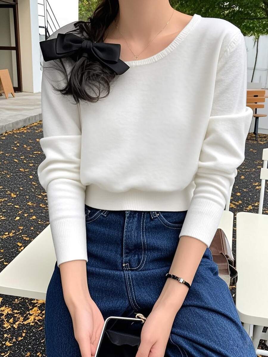 女士宽松蝙蝠袖圆领短款纯色毛衣