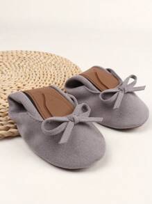 2025 New Hot Women's Casual Fashion, Soft And Comfortable, Light And Non-Grinding Feet, Classic Butterfly Flower, Foldable, Easy To Carry At Home, Indoor And Versatile, Four-Season Style Ballet Shoes, Ballet Hard-Soled Flat Shoes, With A Storage Bag Of The Same Color - Grey - View 3