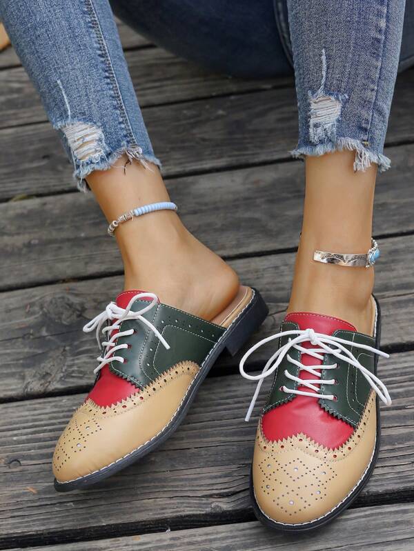 Sandalias de mujer de nuevo estilo, diseño tipo Brogue, planas, de slip-on, con estilo lujoso británico, elegantes y de moda para damas