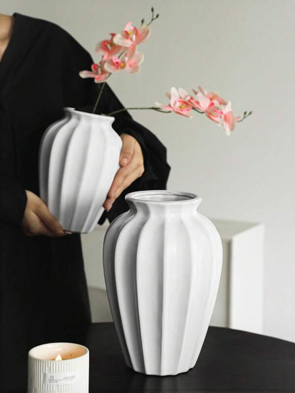 1 pièce Vase en plastique aspect céramique incassable, décoration de maison minimaliste moderne, design cylindrique texturé à rayures blanches. Vase décoratif multifonctionnel élégant pour fleurs, pour mariage, bureau, décorations saisonnières, utilisation intérieure/extérieure toute l'année