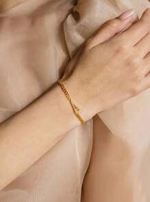 女士个性化首字母手链 - 优雅的 18K 镀金不锈钢精致链条手链，适合日常佩戴，是送给她的完美礼物，珠宝配饰 - 銀色 - 查看 3