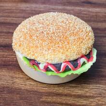 1 pezzo Modello realistico di pane per hamburger, decorazione finta di pane per matrimonio, calamita a forma di cibo, oggetto decorativo per laurea, campione di esposizione per vetrina di compleanno (fatto a mano, potrebbe non essere identico al 100% all'immagine)