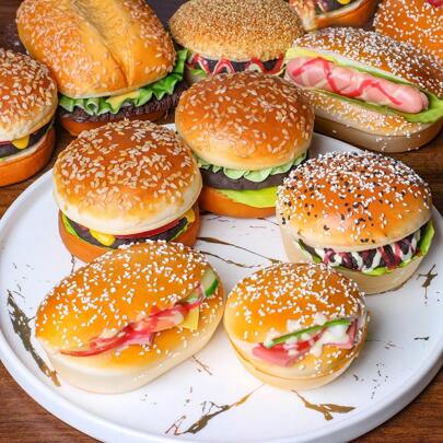1pc Realistic Hamburger Bread Model, Wedding Fake Bread Food Decor Magnet Figurine, Graduation Food Prop, Birthday Window Display Sample (Handmade, May Not Be 100% Same As Picture)
