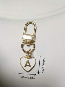 Breloc cu pandantiv inimă cu litere, pandantiv pentru geantă cu litere inițiale A-Z, breloc din aliaj cu farmec de modă, cu carabină, suport pentru chei inițiale personalizate pentru rucsac, portofel, husă pentru căști, pentru prieteni, familie și cupluri, cadou ideal