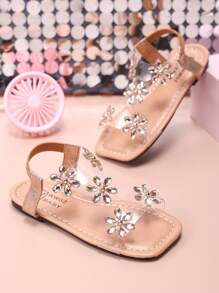 Girls' Fashionable Cute Glitter Sequin Snowflake Thong Flat Sandals, Peep Toe Summer Flat Dress Shoes, Suitable For Little Girls Beach Party Outdoor Camping, Flower Center Changed To Round Rhinestones