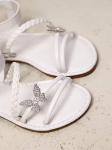1双白色加大码女童时尚凉鞋，纯色PU编织带，闪亮彩色蝴蝶装饰，弹性踝带，圆头露趾，平底防滑舒适优雅可爱罗马凉鞋，适合3-15岁女孩，日常、休闲、派对、旅行皆宜，2026春夏款 - 白色 - 查看 5
