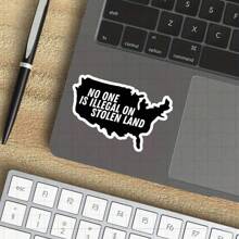 3 英寸“无人在陆地上非法活动贴纸 - 大胆而有力的乙烯基贴纸，适用于笔记本电脑、笔记本、水瓶、行动主义角落、个人空间和学习区域 | 非常适合活动家、教育家、倡导者和历史爱好者 | 送给朋友、家人和同事的完美礼物 | 用于提高认识、倡导和政治表达的励志贴纸” - 3吋/7.62厘米 - 查看 7