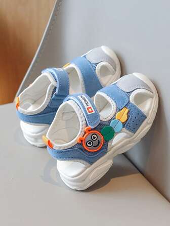 1 Pair 2025 Summer New Kids/Toddlers Tricolor Hollow Cartoon Caterpillar Hook-And-Loop Design Casual Sandals, Breathable, Non-Slip, Wear-Resistant, Comfortable All Day