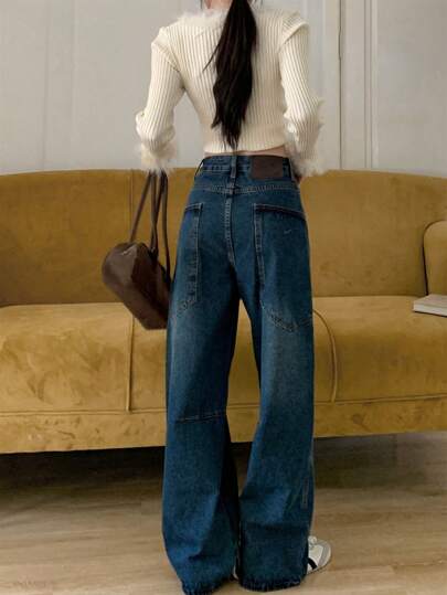 Quần jeans nữ ống rộng cạp cao kẻ sọc kiểu retro, màu xanh đậm, phong cách thường ngày mùa xuân.