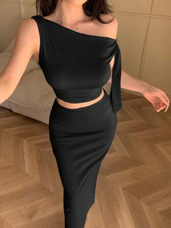 abyoxi Conjunto de dos piezas casual de color negro con top con cuello asimétrico y hombro oblicuo con tirantes anudados, y falda slim fit, estilo casual y sexy para vacaciones y uso diario, diseño de moda para mujer en primavera y verano