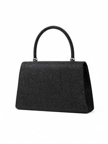 这是一款黑色晚装手拿包，包身呈长方形，顶部配有提手，方便携带，整体设计经典典雅，包盖饰有放射状水晶点缀，璀璨夺目，为整个包包增添奢华精致的气息。 - 黑色 - 查看 5