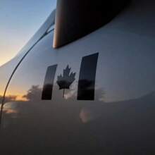 1 Pc Canada Flag Decal, Canadian Flag JDM Car Truck Window Bumper Sticker, Vinyl Die-Cut Maple Leaf Shaped Sticker For Car Laptop