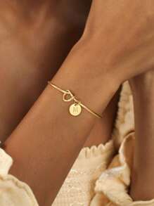 Tsnamer 1 pieza Brazalete con inicial dorada Brazalete con disco de nudo clásico con inicial de la A a la Z Brazalete personalizado de puño para mujer Joyería de uso diario