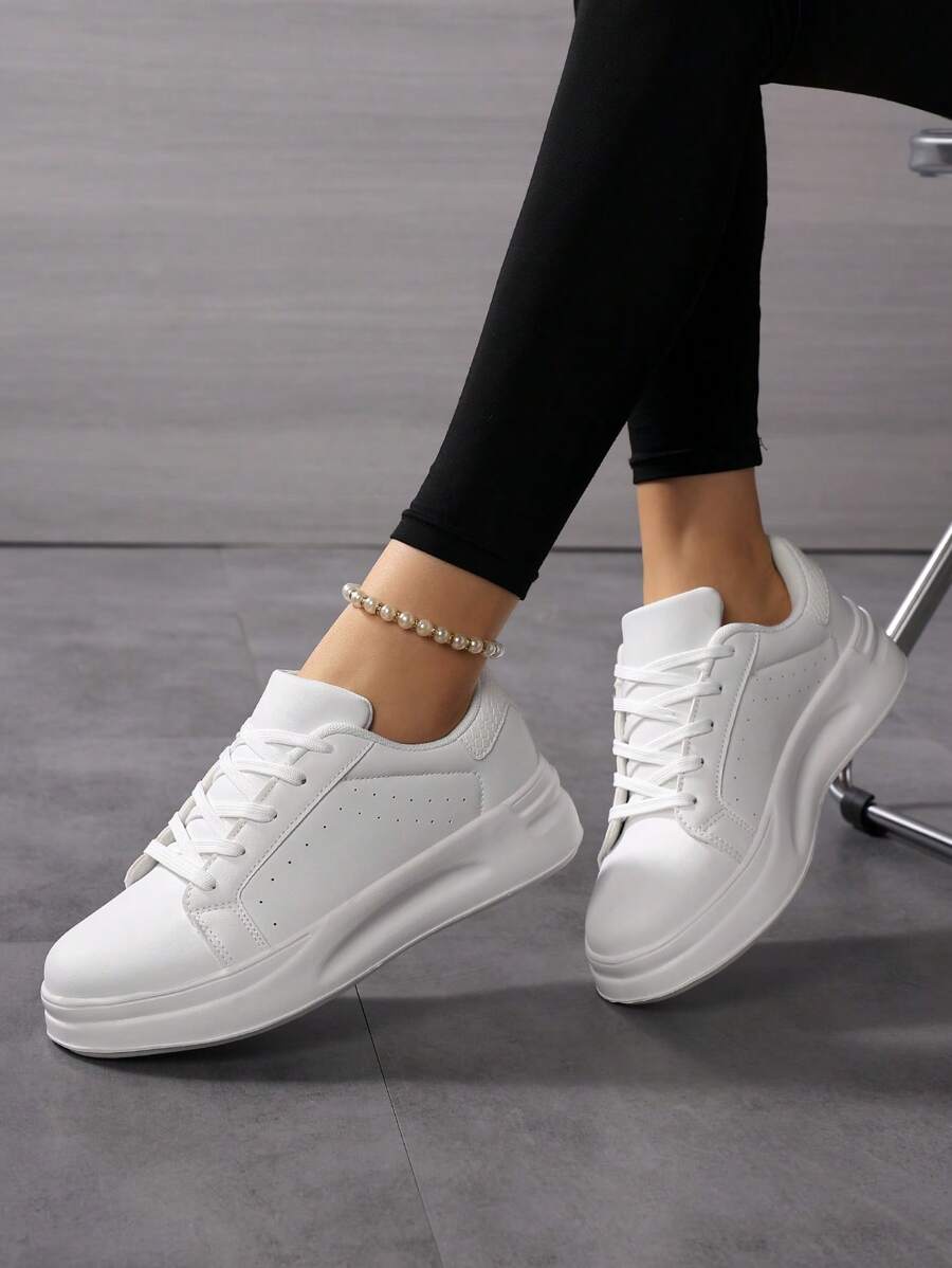 Novos tênis brancos, casuais, respiráveis, confortáveis, versáteis, estilo coreano, com cadarço, sapatos de lona