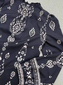 复古定位花卉优雅衬衫，超长泡泡袖纽扣休闲衬衫 - 黑色 - 查看 9