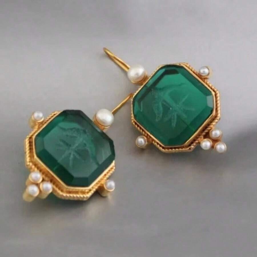 Green Earrings, Intaglio Earrings, Vintage Jewelry, Victorian Jewelry, Personalized Gifts For Mom, Golden Wedding Earrings, Bridesmaid Jewelry