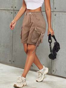 Shorts vaqueros tipo cargo de denim con detalles vintage, bolsillos con solapa, aplicación de cinta, efecto gato, desgastado y dobladillo crudo