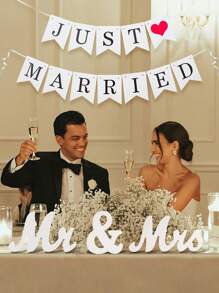 4pcs/Set Mr & Mrs Sign Banner With Ribbon For Wedding Table, Vintage Mr & Mrs Letters For Dessert Table, Wedding Table Stand Sign, Wedding Party Decor, Couple Gift, Home Decoration Gifts Birthday Graduation