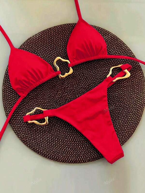 Nuevo conjunto de bikini de un solo color con tirantes y decoración metálica, estilo sexy europeo y americano, traje de baño para mujeres de comercio transfronterizo