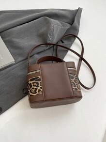 A Women's New Fashion Splicing Color Block Leopard Print Shoulder Bag, Adjustable Shoulder Strap Casual Crossbody Bag, Double Zipper Lightweight Square Bag, Cosmetic Bag, Suitable For Women's Daily Use