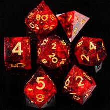 Ensemble de dés en résine rouge élégant avec feuille d'or, au design complexe, avec des formes polyédriques incluant un D20 - Convient pour les jeux de rôle et les jeux de plateau Cthulhu