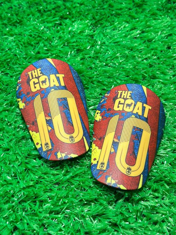 1 Pair 10 X 6 Cm Mini Competitive Grade EVA Shock Absorbing Club Logo Soccer Shin Guards