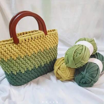 300G/90M 100% Polyester T-Shirt Yarn, Elastic Fabric Crochet T-Shirt Yarn, Thick Handweaving Yarn, For Crocheting Bags/Baskets/Carpets, Home Decor, Handmade Crochet DIY Crafts (Finished Bags Need To Be Crocheted Yourself)