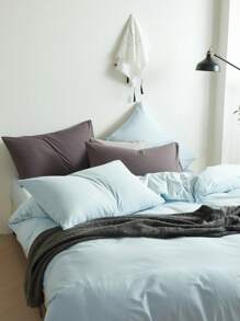 100%纯棉浅蓝色双面被套套装（1个被套和1/2个枕套），透气面料，四季皆宜，适用于家居、卧室、客房、婚礼、情人节、宿舍、学校等各种场合。双色设计，适合特大号、大号、标准双人床和单人床尺寸。