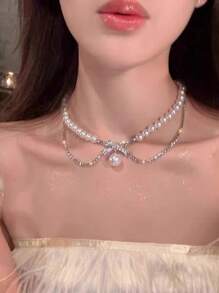 1 pièce Collier élégant avec nœud papillon de perles fausses, collier accessoire de mode pour les fêtes, cadeau d'anniversaire pour copine