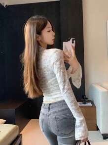 时尚性感V领长袖蕾丝女式衬衫，短款紧身，2025春秋新款白色 - 白色 - 查看 7