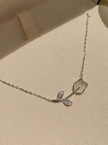 قلادة الزنبق من الفضة الإسترليني عيار 925، رائعة وخفيفة بطراز طبيعي أنيق وفريد بتصميم زهري، للنساء