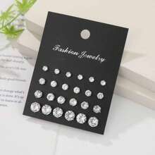 Ensemble de 24 boucles d'oreilles avec un style européen et américain . Boucles d'oreilles rondes en zirconium pour un look minimaliste élégant. Ensemble de boucles d'oreilles pour femmes.
