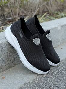 Men's Spring/Summer Lightweight Breathable Mesh Casual Sneakers, Slip-On Sports & Walking Shoes - Black - View 2
