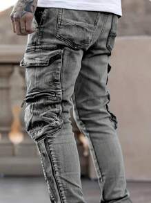 Jeans in denim con più tasche di moda semplice, adatti all'uso casual quotidiano per uomo