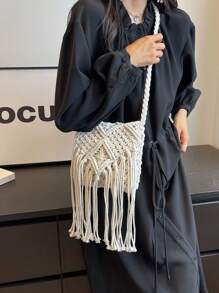 Woven Small Shoulder Bag For Women, New Fashion Straw Braid Crossbody Bag, Versatile Small Square Envelope Bag, Chic Bohemian Style Sling Bag For Beach Vacation