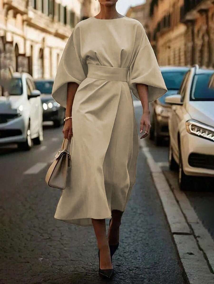 فستان نسائي أنيق للارتداء اليومي بتصميم غير متماثل، بأكمام ثلاثة أرباع مطوي مع شق طويل أنيق للارتداء اليومي