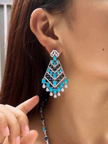 一对镶嵌粗款蓝色立方氧化锆和绿松石的吊坠耳环，镀银长款波西米亚风格首饰，适合女性婚礼派对装扮配饰，可作为新娘伴娘、女友、妻子或母亲的礼物。 - 藍色 - 查看 3