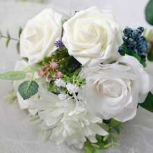 25 pièces de fleurs artificielles, roses en mousse d'ivoire factices à l'aspect naturel avec tiges pour bouquets de mariage DIY, centres de table pour la douche de mariée, arrangements, décorations de tables de fête, décoration florale pour la maison