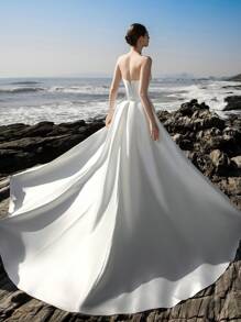 HEARBOBO 优雅白色缎面露肩简约高端长拖尾束身婚纱