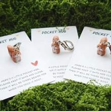 1pc/2pcs Inspirational Squirrel Keychain With Pocket Hug Card - Cute Animal Lover Keyring, Perfect For Christmas, Back To School, Teacher's Day, Valentine's, Easter, Mother's Day, Father's Day - Emotional Support Gift For Family, Friends, Loved Ones