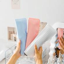 1Pack Silicone Heat Resistant Mat Pouch For Hair Straightener, Curling Iron, Flat Iron And Hot Hair Tools White