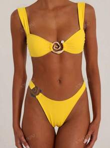 Nuovo bikini con decorazione in metallo a tinta unita, cinturino spesso, sexy schiena scoperta, costume da bagno alla moda estiva per donna, costume da bagno sexy a tinta unita con schiena scoperta