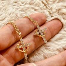 1pc Women Christian Crown Cross Pendant Necklace, Suitable For Daily Wear And Gift-Giving - Suitable For All Seasons, An Ideal Choice For Christmas, Valentine's Day And Other Occasions
