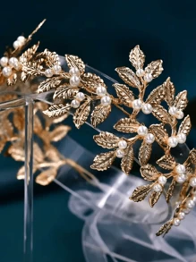 Delicate Golden Waist Accessory With Golden Handcrafted Flowers Leaves, Designed To Make The Bride Look Slim And Elegant, Adorned