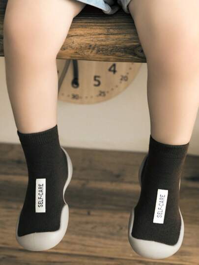 1 par de zapatos blandos de silicona antideslizantes para bebés y niños pequeños con estampado de animales de dibujos animados, calcetines respirables lindos para bebé