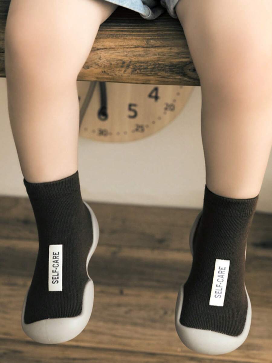 1 双婴儿幼儿柔软硅胶防滑室内地板鞋，带卡通动物图案，可爱婴儿透气袜子 - 黑色 - 查看 1