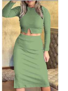 This Incredible Divine Set Brings The Perfect Combination Of Sophistication, Comfort And Style! The Ribana Skirt Offers An Impeccable Fit And Comfort For Your Everyday Life. The Long-Sleeved Crop Top Completes The Look, Bringing An Elegant And Modern Touch, Ideal For Any Occasion. - 綠色奇異果 - 查看 2