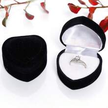 1 Pc Velvet Single Ring Display Box, Heart-Shaped Design Engagement And Wedding Ring Box, Valentine's Day Gift Summer Necessity For Women Storage Organizer Gift Travel Back To School