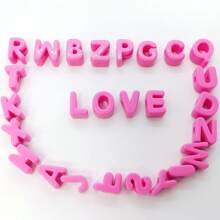26 件时尚新款亚克力大孔英文字母直孔珠 DIY 手机挂绳、鞋饰、手工珠宝配饰、节日礼物