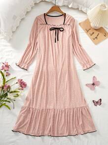 Women's Pull-Over Size Indicate Nightgown Can Be Worn Outdoors, Nightdress